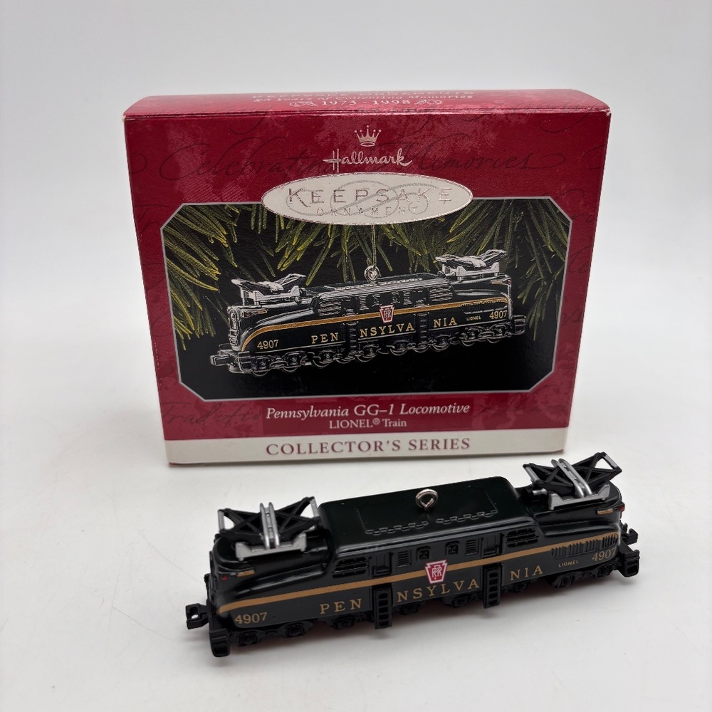 Hallmark Keepsake Lionel Trains Pennsylvania GG-I Locomotive Train Ornament